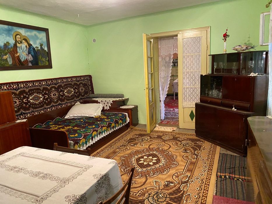 Vând casa urgent
