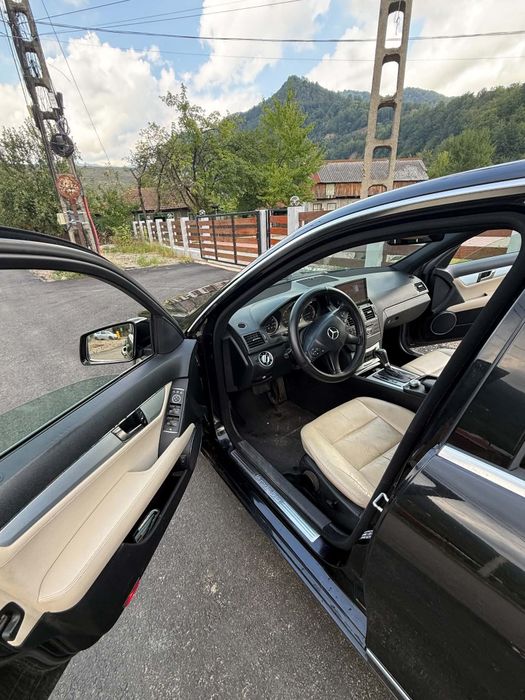 Mercedes Benz C220