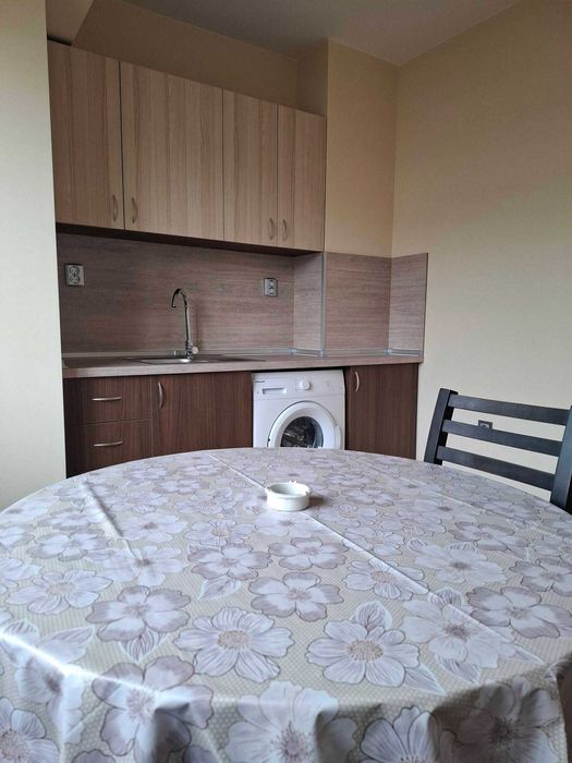 ПОД НАЕМ тристаен