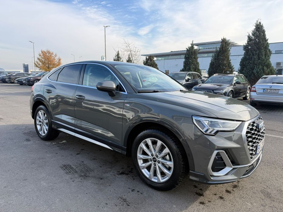 Vând AudiQ3 2025