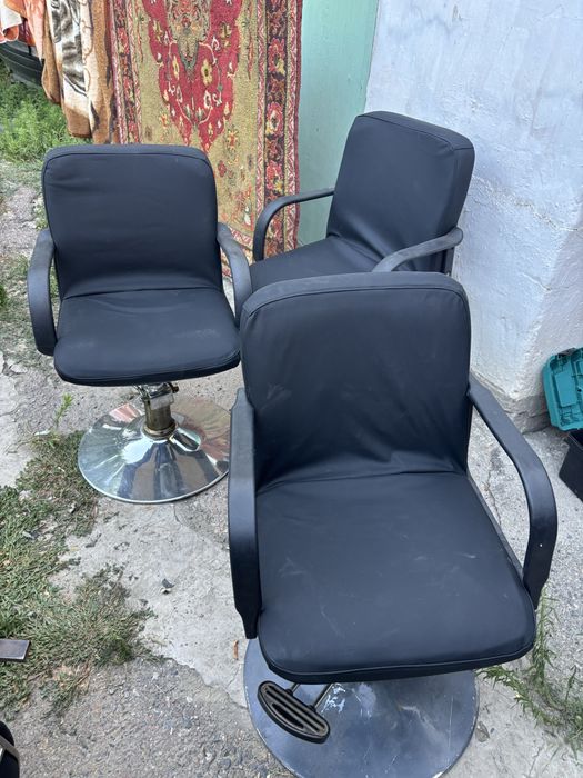 Продам парикмахерские кресла