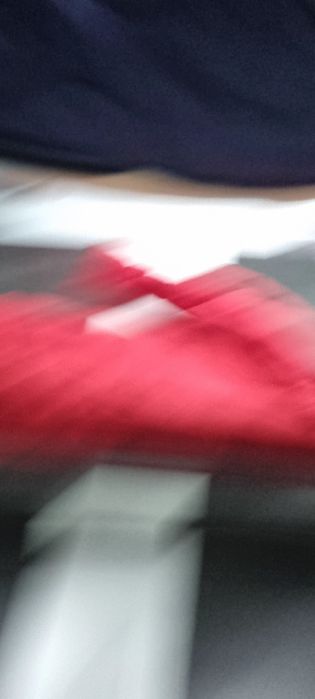 Vând geci iarna noi dama (cea rosie) barbati (cea maro cu negru) doar