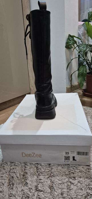 Vand cizme fete marimea 35