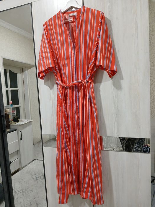 Платье от бренда Mango