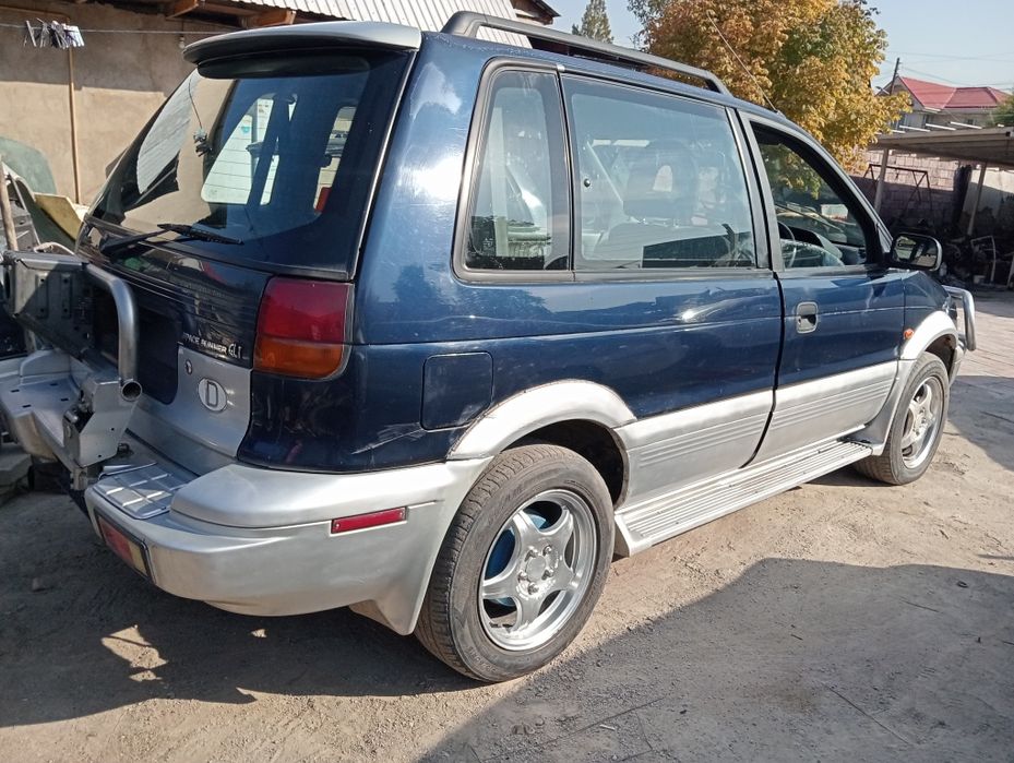 Митсубиси  спец вагон