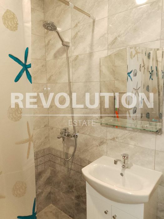 Дава се под наем Тристаен апартамент в Варна, Център - 80 кв.м за 650 € - Снимка #8