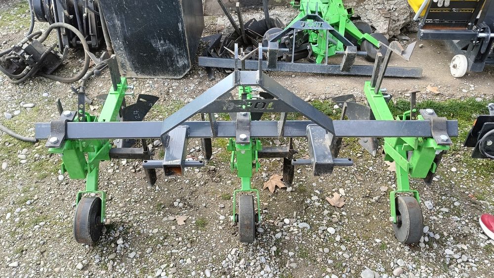 Культиватор окучник