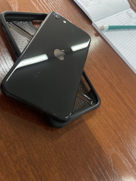 Prodam apple iphone se