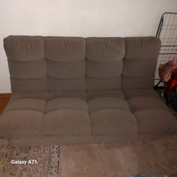 Срочно продам диван