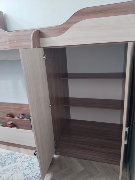 Двухъярустная кровать со шкафами