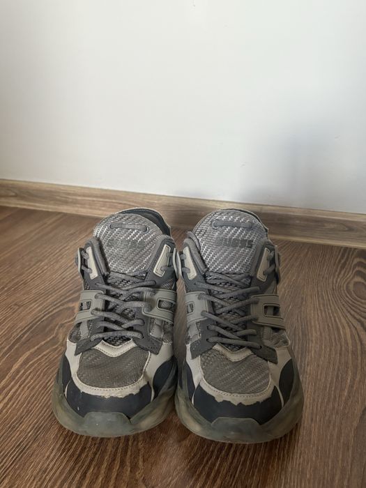 Обувки guess …..