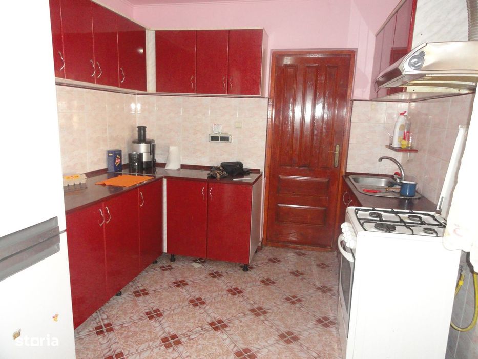 Casa solida din caramida 5 camere, teren 1278 mp Micalaca strada larga
