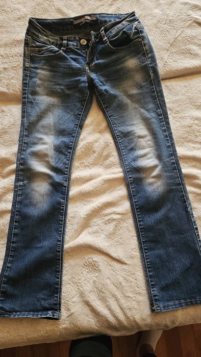 Дамски дънки различни модери