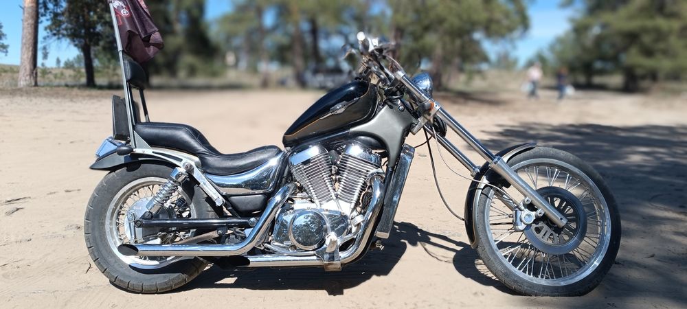 Suzuki Intruder VS400