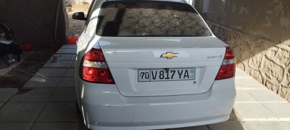 Нексия 3 сотилади