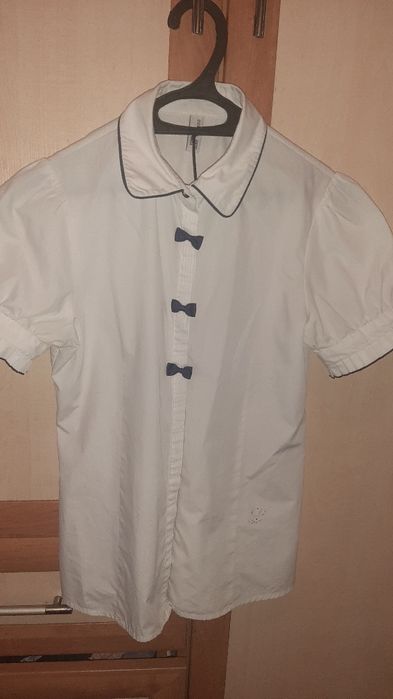 Школьная форма блузки и жилетки