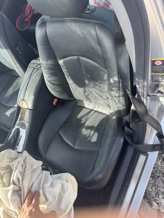 Кожен салон за мерцедес Е класа 2004г