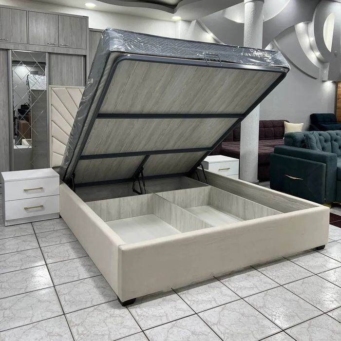 Двухспальная кровать. Подъемный механизм и ортопед матрас