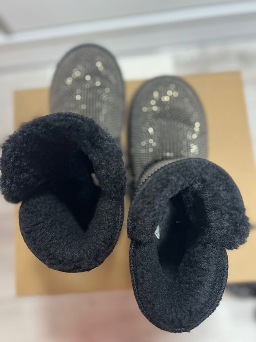 Черни боти от естествен велур с пух