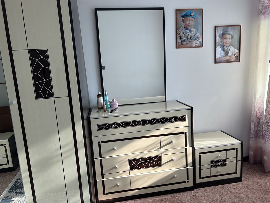 Гарнитур в хорошем состоянии