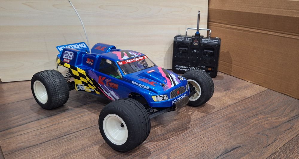 RC кола KYOSHO 1:10