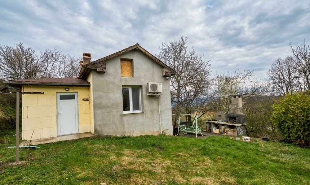 Продава се Къща в Габрово, Чехлевци - 73 кв.м за 385 €/кв.м - Снимка #1