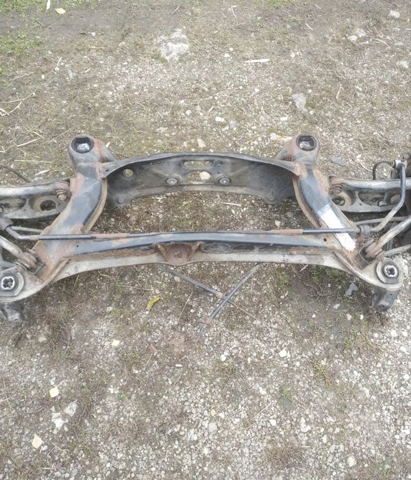 Задная балка Мерседес 124