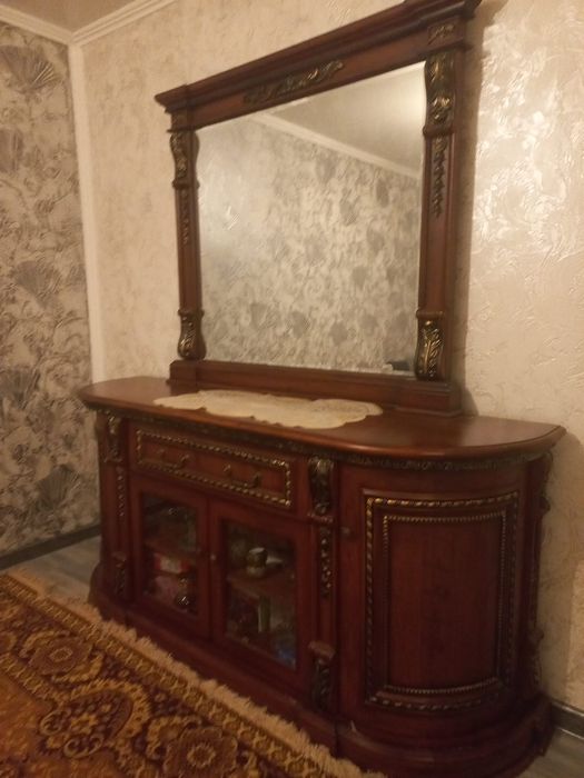 Продам комод-горку