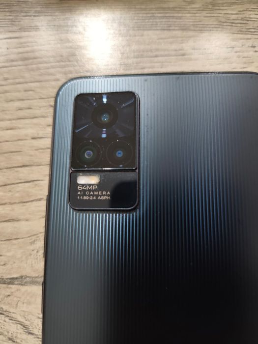 Продам Vivo v21e 128gb