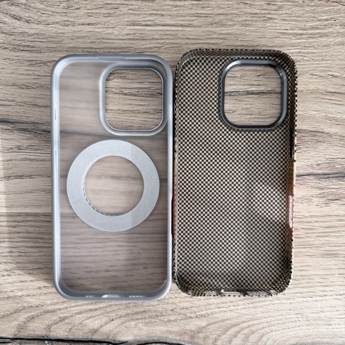 Чехлы для iPhone 16 Pro