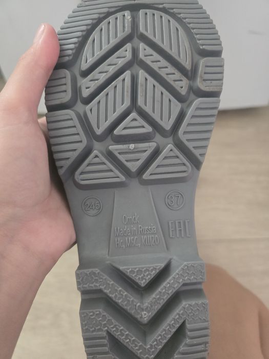Продам резиновые сапоги