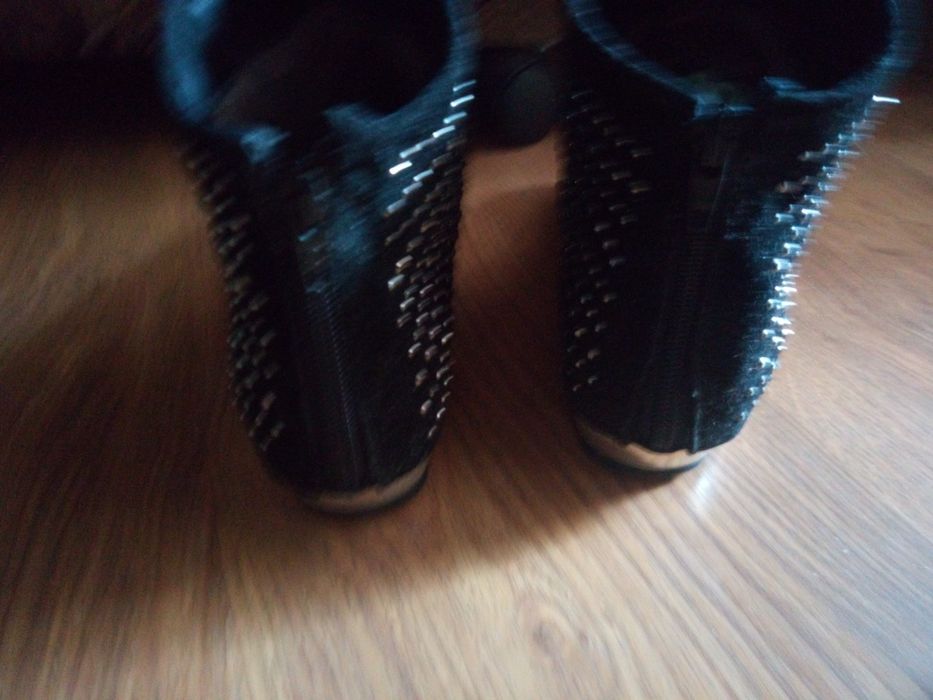 Vând ghete elegante cu cristale, mărimea 37-38