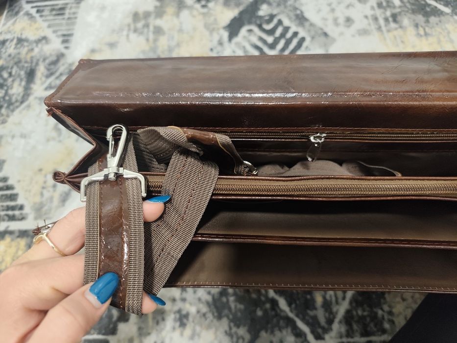 Кожена чанта за документи