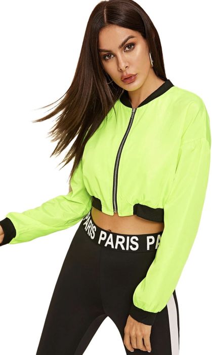 Електриково тънко късо яке по модел на ZARA