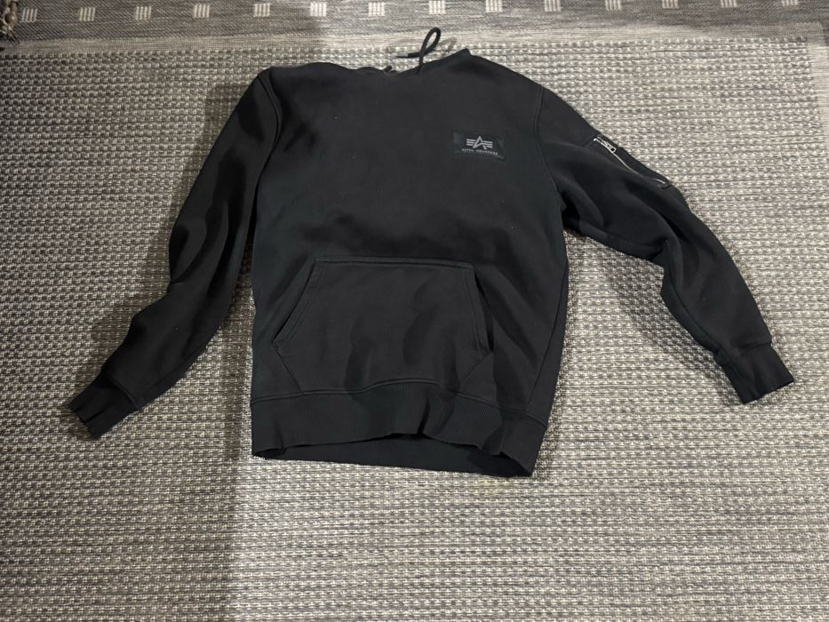 Свичер на alpha industries в добро състояние