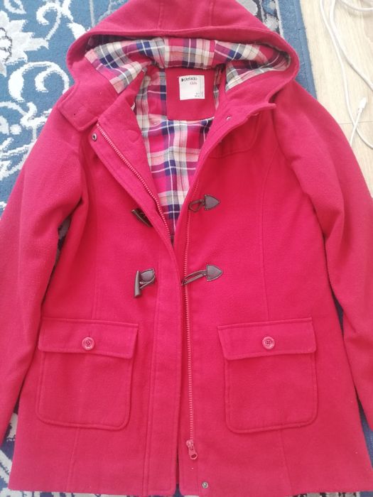 Продам пальто на девочку