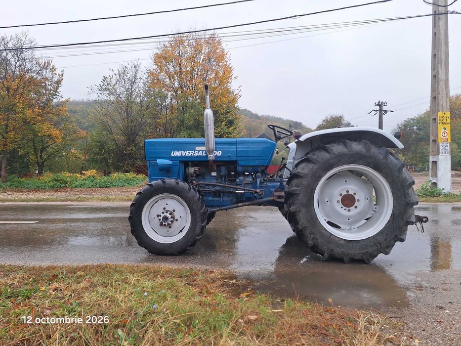 Tractor Universal 600, servodirectie, 4x4