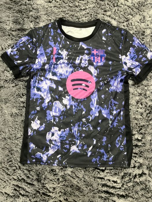 6 tricouri de fotbal 300 lei