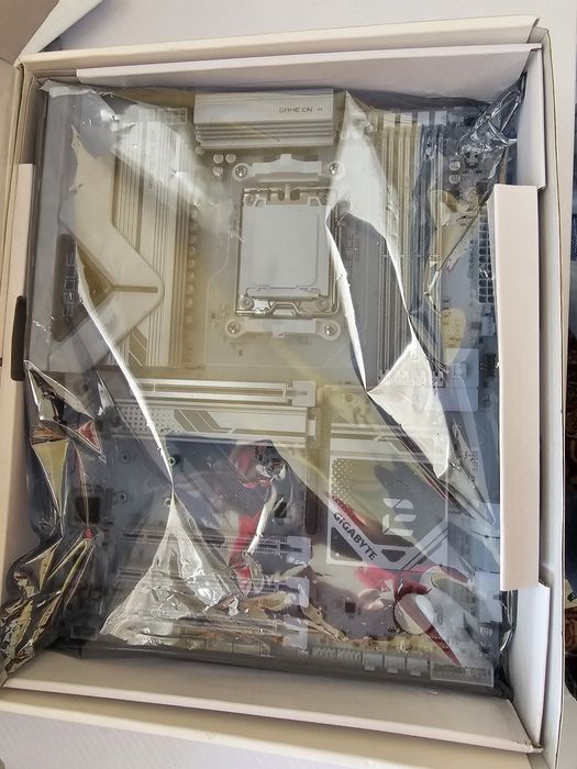 Gigabyte B850 EAGLE ICE