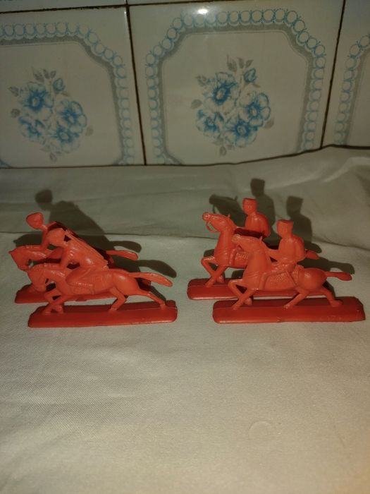 Soldați/jucări/comunism