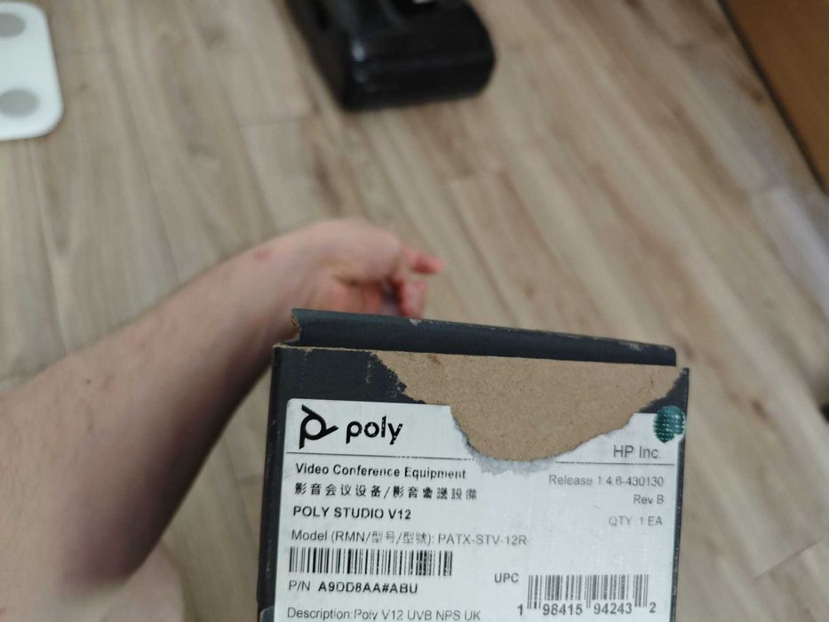 Vand Poly studio V12 noua