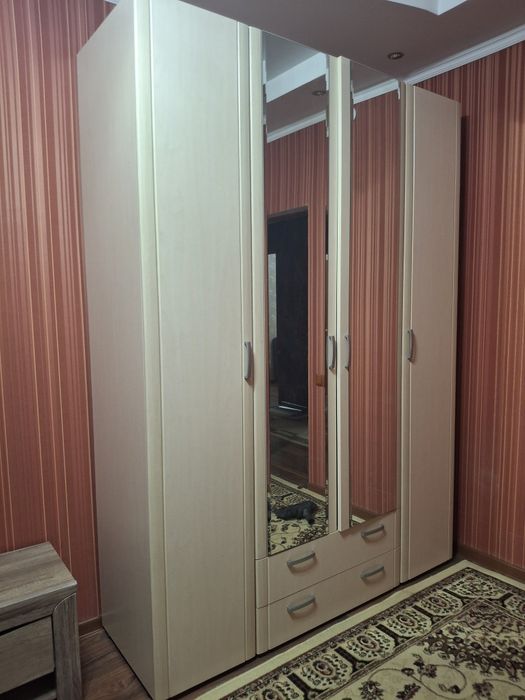 Шкаф четырёхдверный