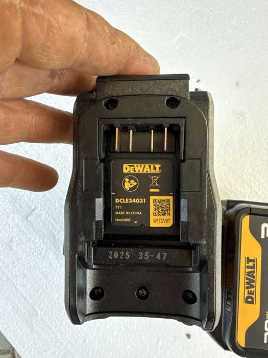 Vind laser Dewalt DCLE34031 XR nou  2025 cu acum 3ah