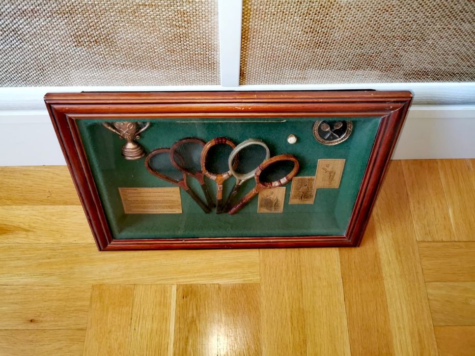 Антикварна тенис картина плакет витрина тенис ракета 1880 - 1950г.