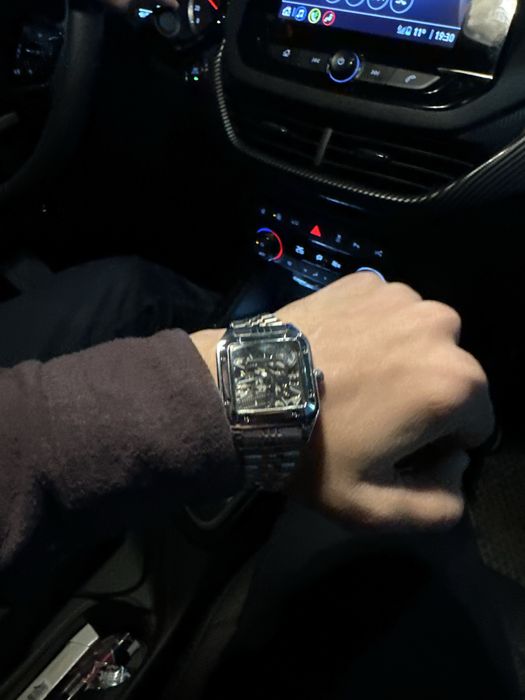 Часы картые почти новые сумма договорная