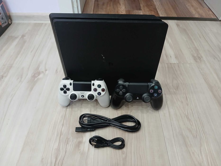 PlayStation 4 Slim 500GB + 2 джойстика и топ игри