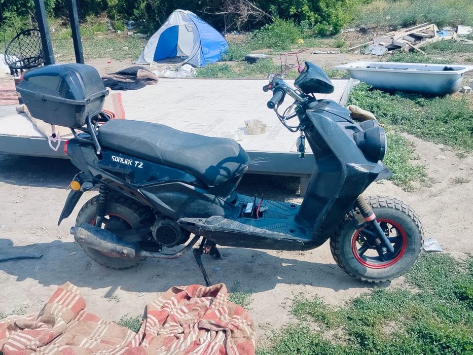 Продам скутор бумер