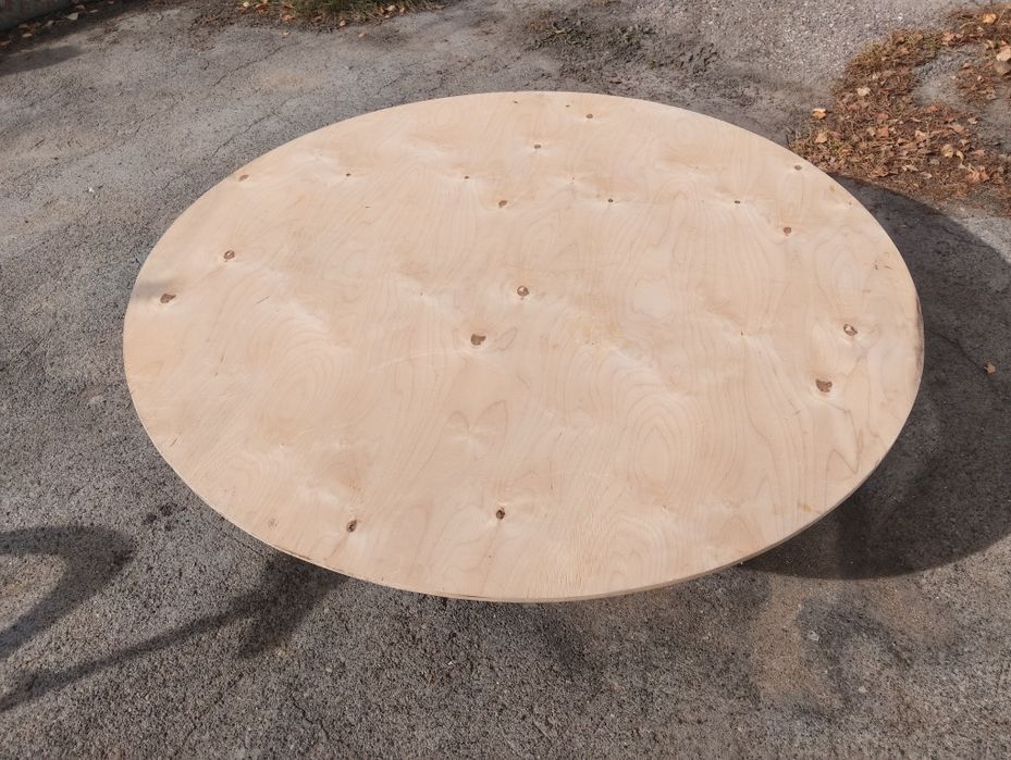 Продам 2 стола на 12 человек