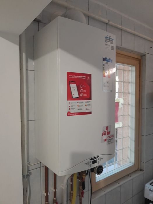 Vând apartament cu doua camere