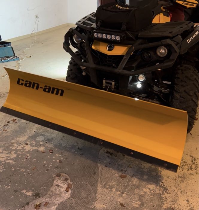 Can-Am 650 .înmatriculat cu nr negru .